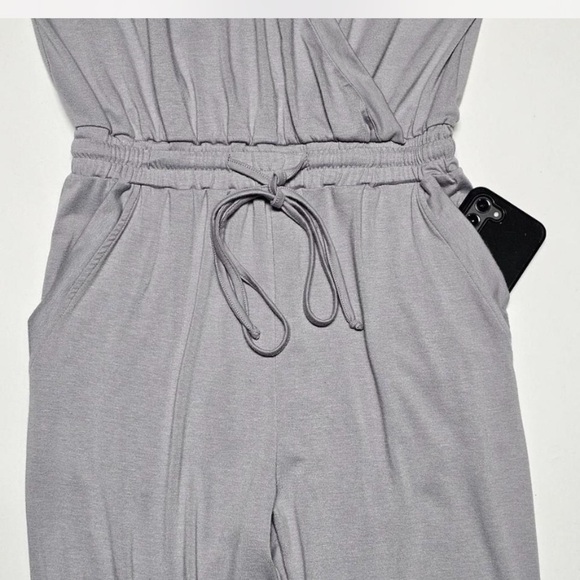 Grey jumpsuit, size M - Picture 4 of 7